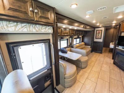 2017 Tiffin ALLEGRO — photo 10 view