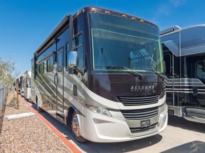 2017 Tiffin ALLEGRO — front three-quarter view