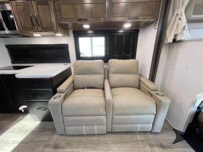 2026 Jayco Seneca XT — photo 15 view