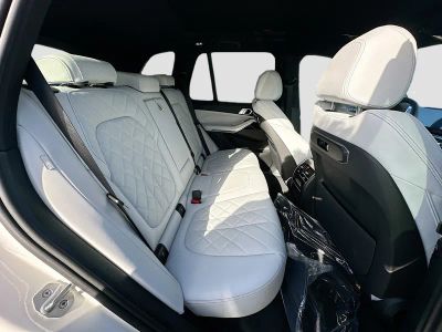 2026 BMW X5 — photo 22 view