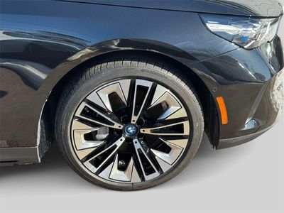2024 BMW i5 - Photo 8