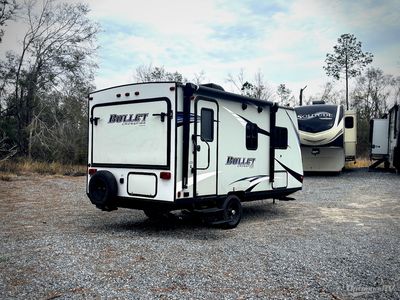 2019 Keystone Bullet Crossfire - Photo 2