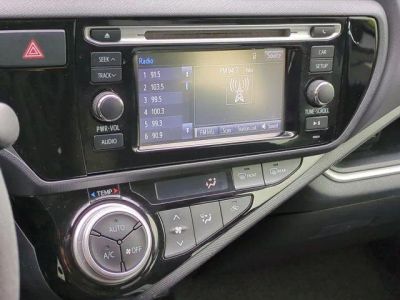 2016 Toyota Prius c - Photo 11