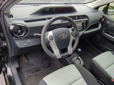 2016 Toyota Prius c - Photo 9
