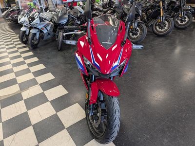 2025 Honda CBR500R - Photo 3