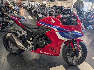 2025 Honda CBR500R - Photo 1
