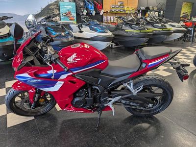 2025 Honda CBR500R - Photo 5