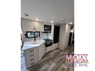 2025 Jayco Jay Flight SLX - Photo 12