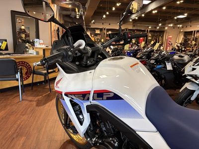 2025 Honda Transalp - Photo 8