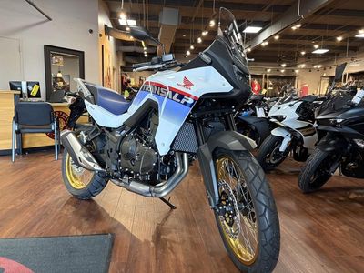 2025 Honda Transalp - Photo 2