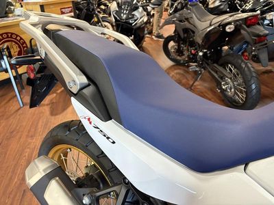2025 Honda Transalp - Photo 16