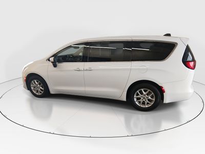 2023 Chrysler Voyager - Photo 4