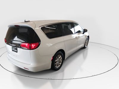 2023 Chrysler Voyager - Photo 7