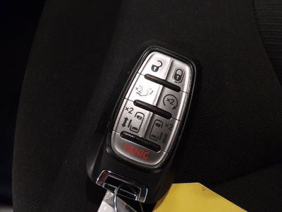 2023 Chrysler Voyager - Photo 15