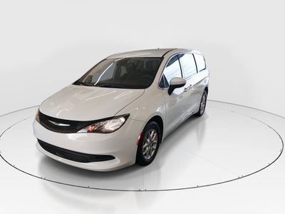 2023 Chrysler Voyager - Photo 3