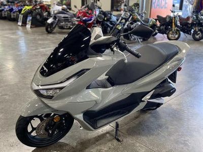 2025 Honda PCX - Photo 1