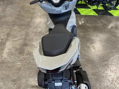 2025 Honda PCX - Photo 7