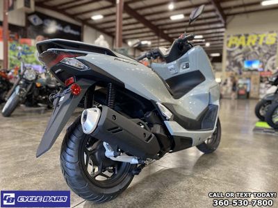 2025 Honda PCX - Photo 3