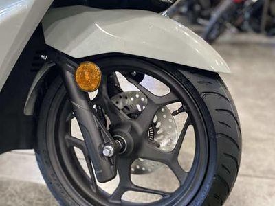 2025 Honda PCX - Photo 14