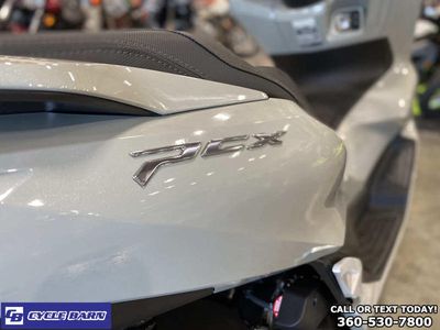 2025 Honda PCX - Photo 13