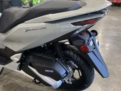 2025 Honda PCX - Photo 9