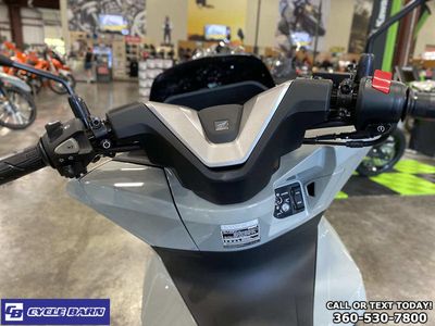 2025 Honda PCX - Photo 15