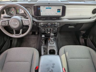 2024 Jeep Wrangler — photo 20 view