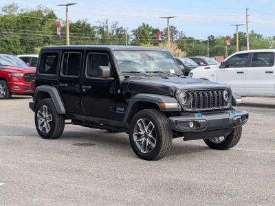 2024 Jeep Wrangler — photo 7 view