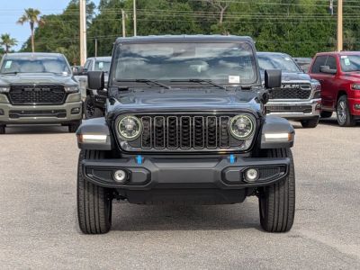 2024 Jeep Wrangler — photo 8 view