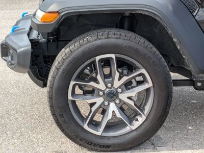2024 Jeep Wrangler — photo 9 view