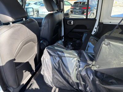 2020 Jeep Wrangler Unlimited Sahara - Photo 24
