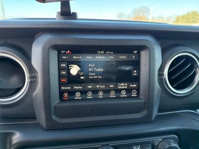 2020 Jeep Wrangler Unlimited Sahara - Photo 19