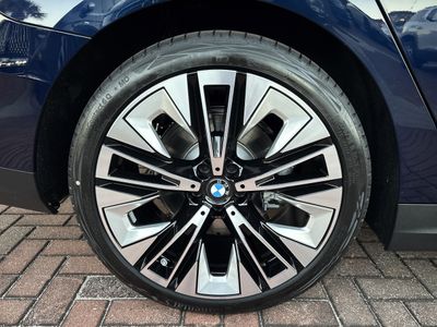 2026 BMW 5 Series 530i xDrive - Photo 18