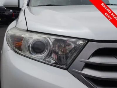 2012 Toyota Highlander — engine compartment view