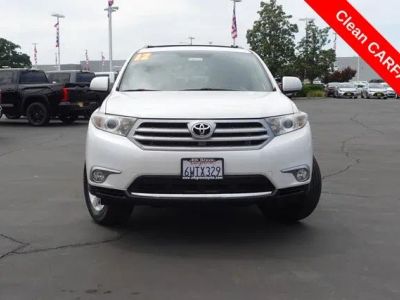 2012 Toyota Highlander — rear three-quarter view