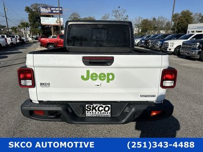 2020 Jeep Gladiator - Photo 2