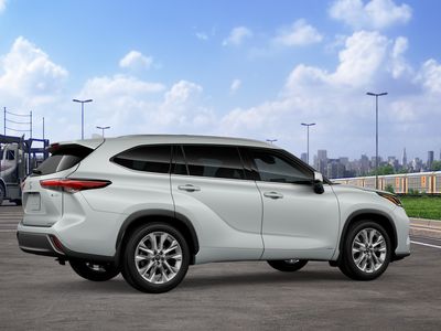 2026 Toyota Highlander Hybrid - Photo 13