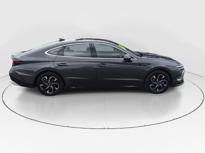 2024 Hyundai Sonata — photo 8 view