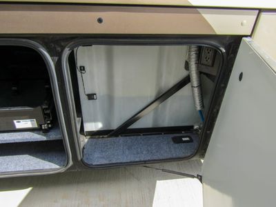 2017 Winnebago JOURNEY - Photo 30