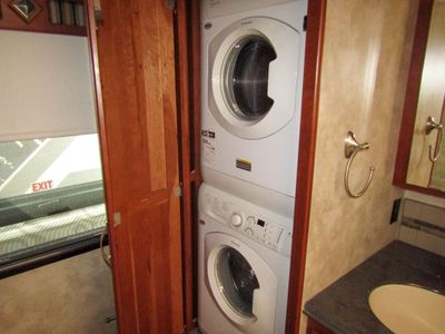 2017 Winnebago JOURNEY - Photo 23