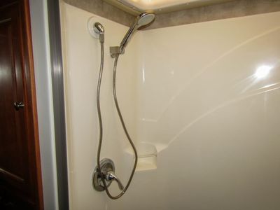 2017 Winnebago JOURNEY - Photo 22