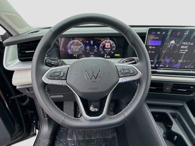 2026 Volkswagen Tiguan — photo 10 view