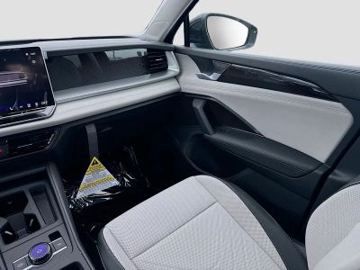 2026 Volkswagen Tiguan — photo 18 view