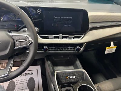 2026 Chevrolet Equinox — photo 12 view