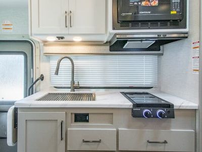 2026 Thor Motor Coach Quantum - Photo 11