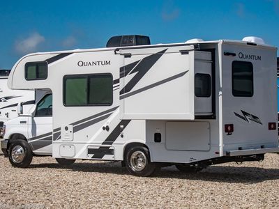 2026 Thor Motor Coach Quantum - Photo 2