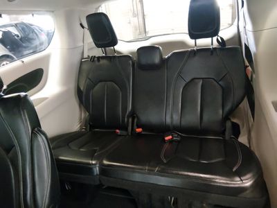 2022 Chrysler Pacifica - Photo 17