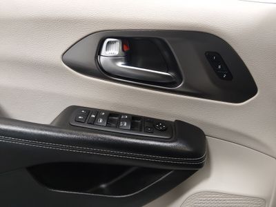 2022 Chrysler Pacifica - Photo 21