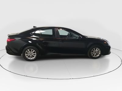 2025 Toyota Camry — photo 8 view