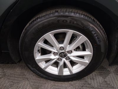 2025 Toyota Camry — photo 10 view